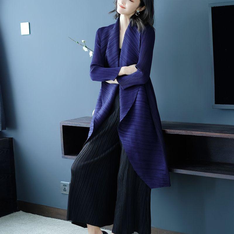 Wrinkled Jacket for Spring Wear, New Lapel, Long Sleeved, Medium Length Trench Coat, Loose Fit, Oversized for a Slimming and Stylish Look