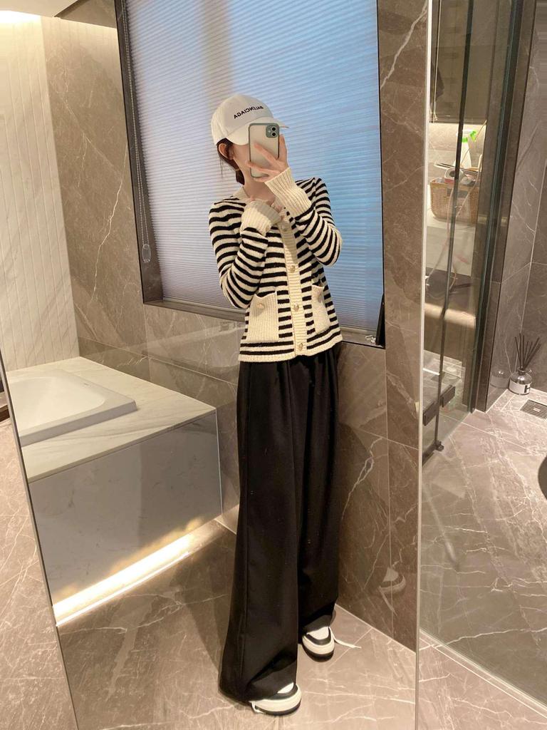 Women's Retro Striped Wool Cardigan - Gold Button, Loose Fit, Round Neck, Autumn/Winter Style