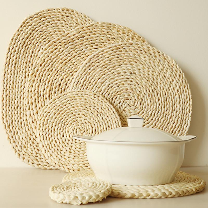 

Corn Husk Flower-Shaped Pot Holder & Placemat – Heat-Resistant, Anti-Slip Insulation Pad Round 11cm