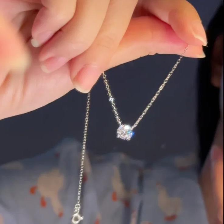 S925 Sterling Silver Moissanite Women's Necklace: Simple Luxury Four-Prong Pendant Clavicle Chain Jewelry