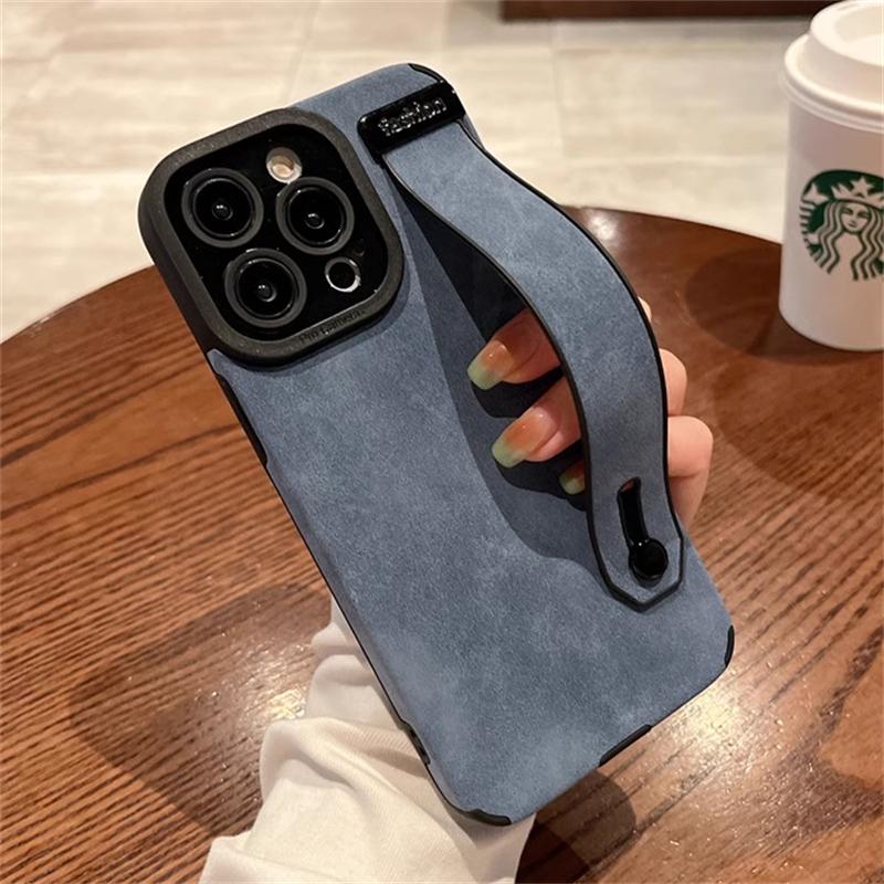 Wrist Strap Holder Case For iPhone 17 16 13 12 11 Pro Max Matte Leather Phone Cases For iPhone Air 15 14 Pro Max 16 Plus Cover