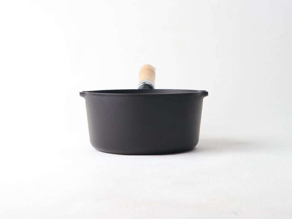 Iwachu One Hand Pot 16 Wooden Black Baked Inner Diameter 16cm IH Compatible Nambu Ironware 24070 (with Handle)