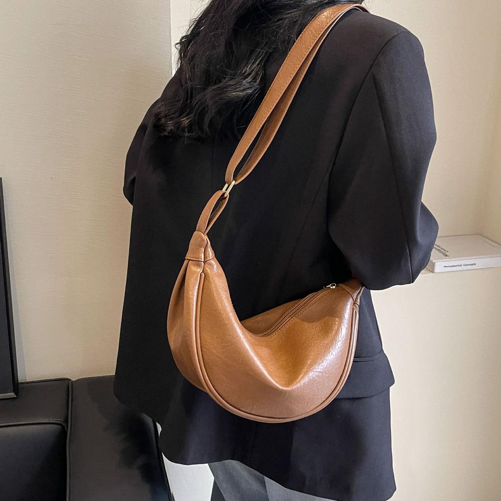 Bag Women's messenger bag 20255 New autumn and winter large-capacity niche design high-end retro shoulder dumpling bag