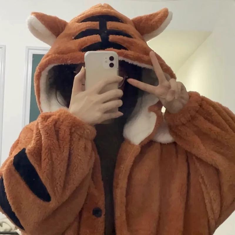 Women's Cute Cartoon Tiger Hooded Coral Fleece Pajamas - Thickened Long Sleeve Robe Suitable for Autumn and Winter, Wearable Outdoors.