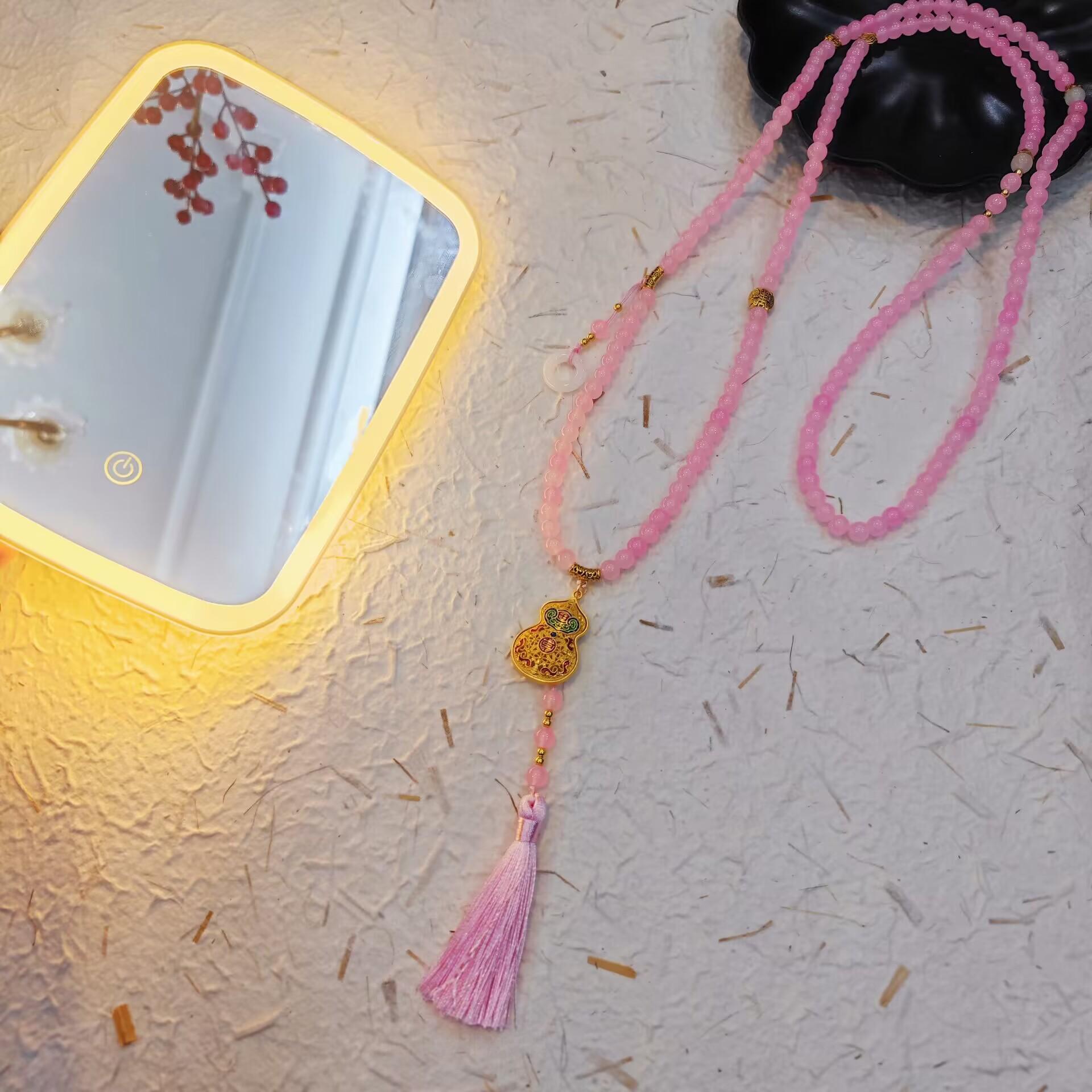 

Ожерелье с подвеской в виде тыквы