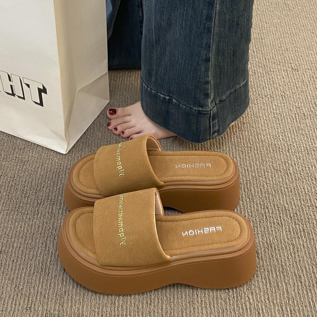 Thick-bottomed cool slippers for women's summer wear 2025 new muffin bottom women's one-word cool slippers