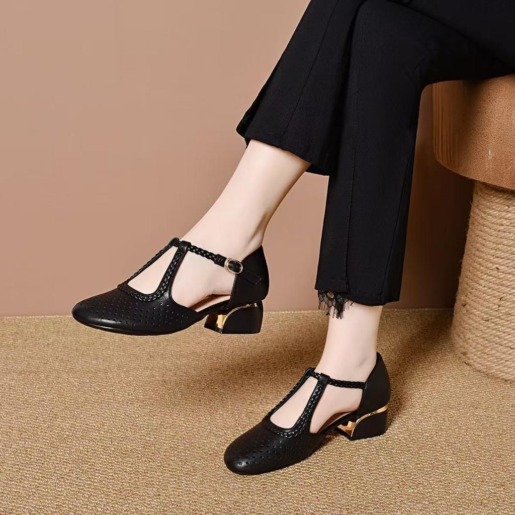 Round Head Hollow Sandals Women's Summer New Hollow Punching T-button Women's Shoes Thick Heel Medium Heel Sandals