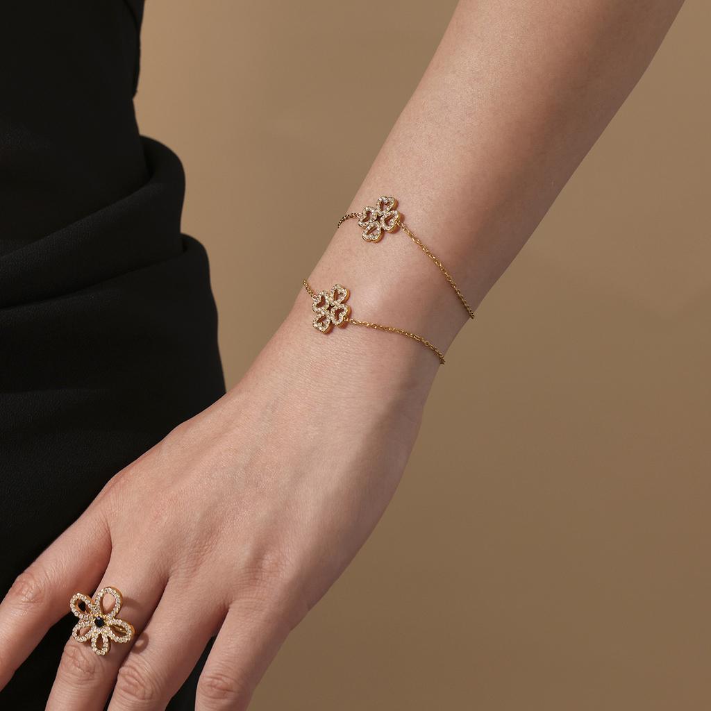 Dainty Lucky Four Leaf Flower Choker