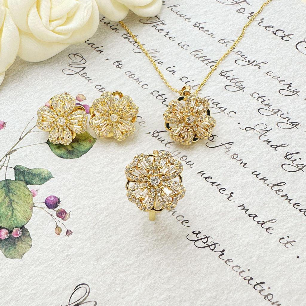 French Vintage Four-Leaf Clover Zircon Jewelry Set: Elegant Earrings, Necklace, and Ring for Weddings and Everyday Wear