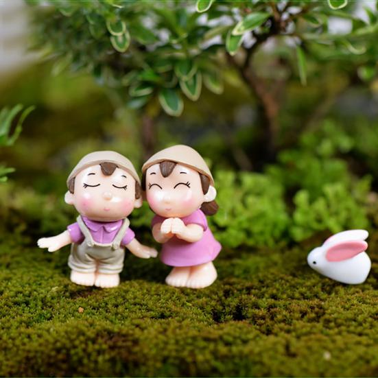 2Pcs Boy Girl Kids Couple Miniature Ornament Craft DIY Landscape Dollhouse Decor