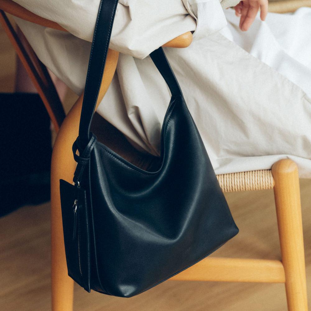 Roh Seoul Mini Pulpy Hobo Bag Black