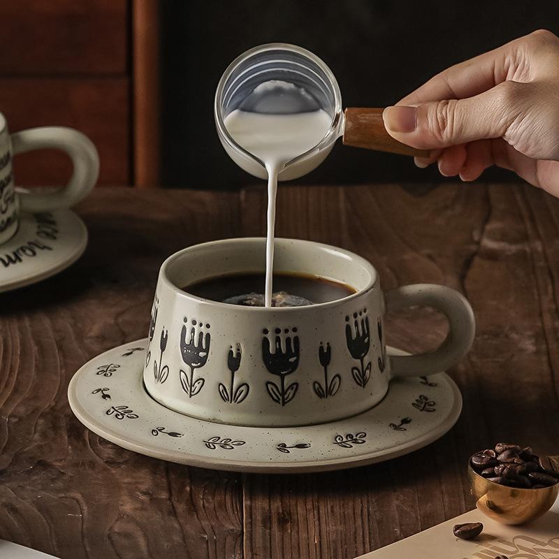 Retro Kaffeetassen und Untertassen aus grober Keramik, hochwertiger Eindruck, Nischenkreativität Latte Art Büro Nachmittagstee, japanischer hoher Wert ins