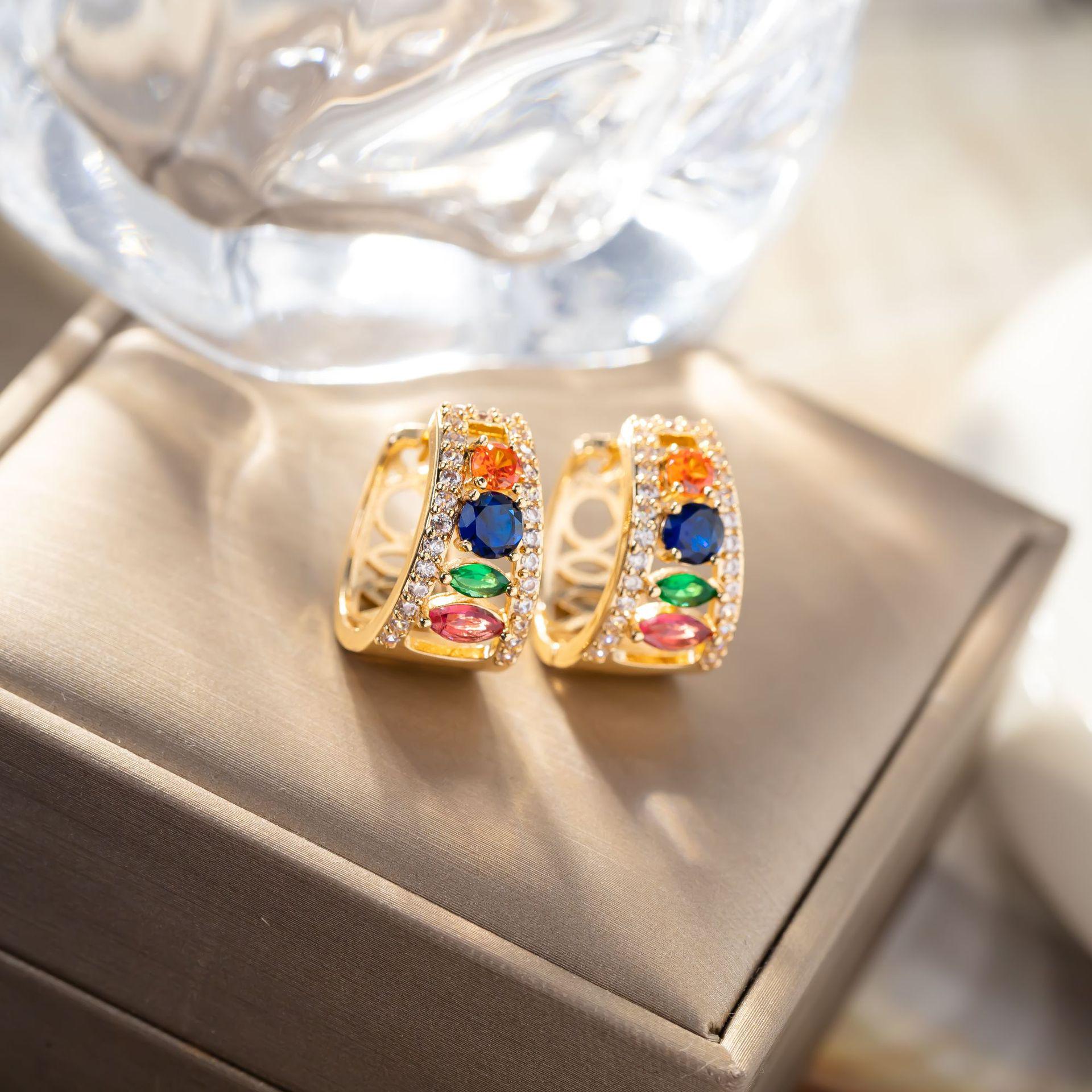 Micro-Paved Geometric Diamond Ear Cuff - Creative INS Style Trendsetter Earrings