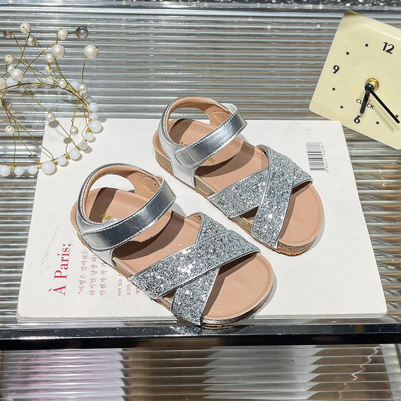 Children's sandals 2026 spring children's sparkling princess sandals Korean version cross soft-soled children's beach shoes