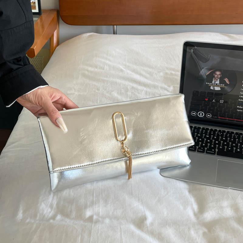 Women's Fashionable Small Square Bag with Pendant, Clutch Bag with Envelope, Elegant and Simple Banquet Bag
