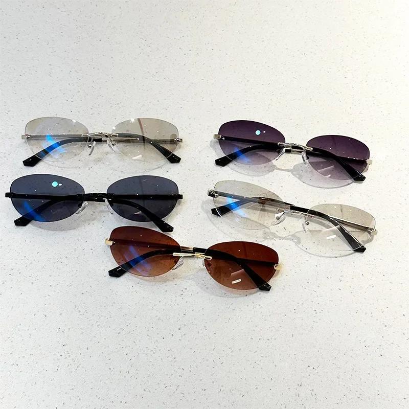 New Luxury Brand Designer Small Frame Cat Eye Sunglasses Women Vintage Fashion Sun Glasses Popular Punk Ladies Shades UV400