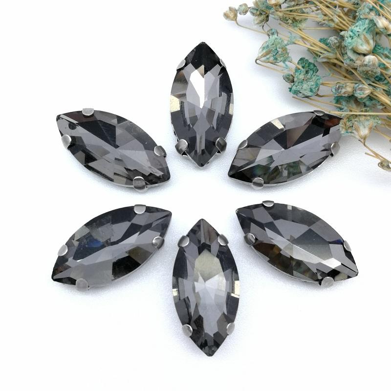 4-32MM Ojo de Caballo / Forma de Hoja Pedrería de Vidrio Con Garra Coser Piedra de Cristal Strass Diamante Base Metálica Hebilla Para Ropa