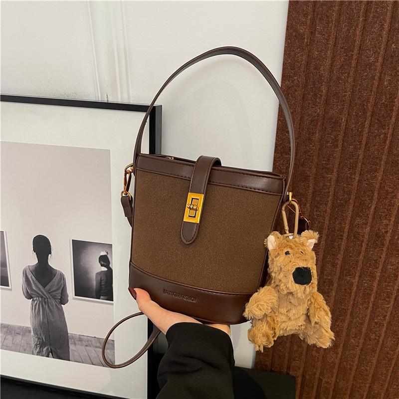 Fashion Leopard Print Bag Large Capacity Women's 2025 New Autumn and Winter Popular Messenger Bag Fashion Portable Bucket Bag