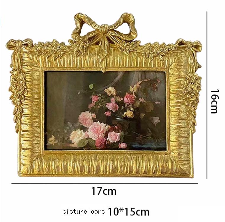 European Vintage Artistic Luxury Relief Photo Frame Resin Adornments Home Room Wall Murals Picture Frame Decoration Accessories