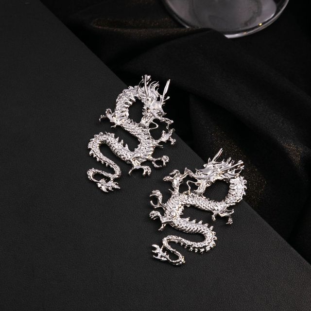 Chinese Style Vintage Dragon Dangle Earrings for Women New Year Dragon Animal Totem Earring Girls Party Personality Gift