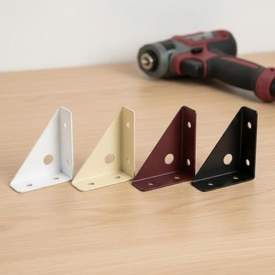 Accesorii și piese pentru mobilier – Capse unghiulare