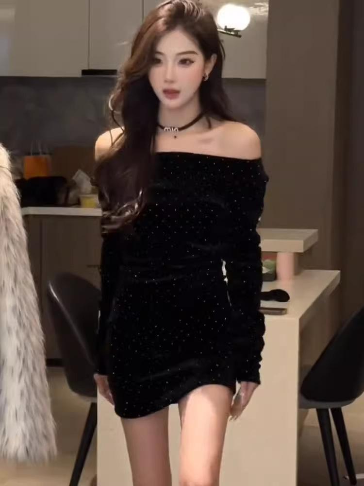 

Pure desire Internet celebrity Sexy hottie one-word collar flash diamond tight hip wrap small black dress long sleeve split pleated dress women S