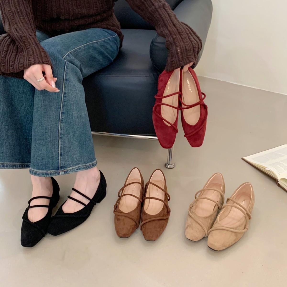 

2025 осень новая легкая замшевая обувь с толстым каблуком, нишевая, на мягкой подошве, с тонкими ремешками, крест-накрест, нишевая, для работы, женская обувь 39 абрикосовый