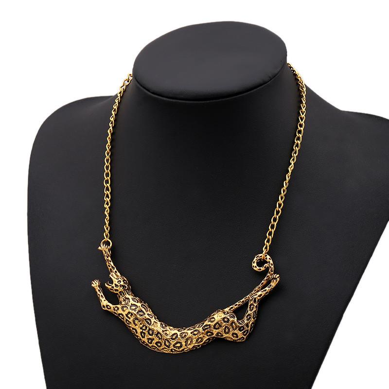 

Classic Gold Cheetah Jewelry Necklace With Water Link Chain For Special Occasions