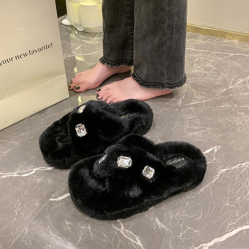

Large size fluffy slippers women s wear 2025 autumn and winter models round head thick bottom rhinestone cross belt home cotton slippers 35 бежевый