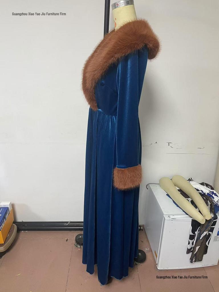 2026 European & American Women's Thick Velvet Long Sleeve Fur Collar Dress