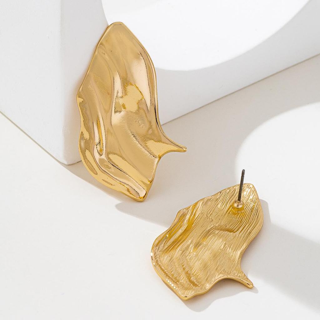 European & American Irregular Geometric Pleated Earrings, 2026 Niche Asymmetrical Design for Women