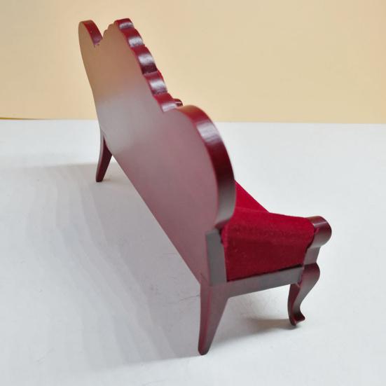 Mini Sofa Nostalgic No Burr Eco-friendly 0.05 Dollhouse Miniature Sofa for Girl