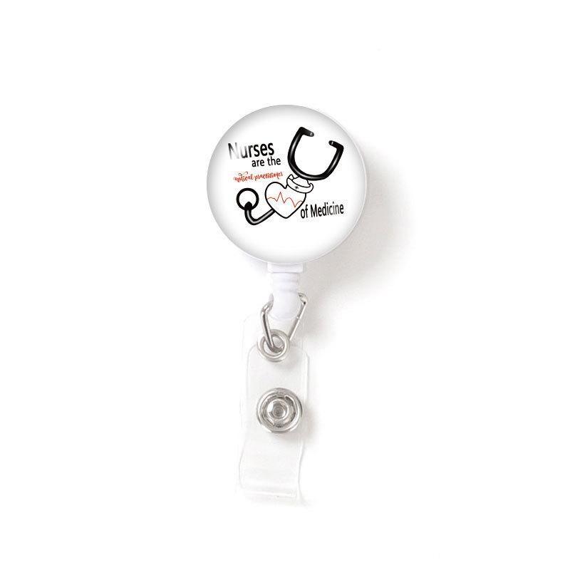 Fivela retrátil médica dos desenhos animados médico enfermeira licença de trabalho cordão criativo fácil de puxar fivela certificado marca nome