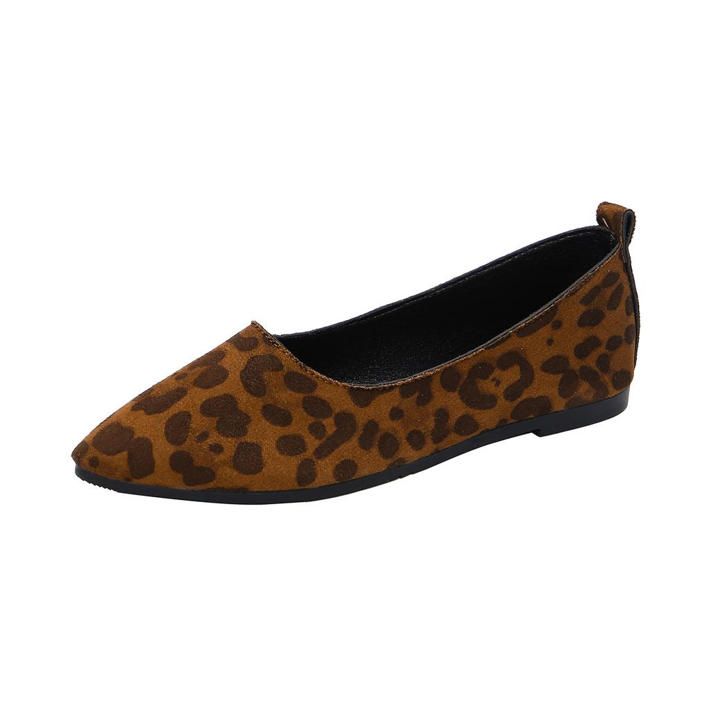 Pointed Leopard Print Pumps for Women's 2025 Autumn New Flat Plus-size Beanie Shoes