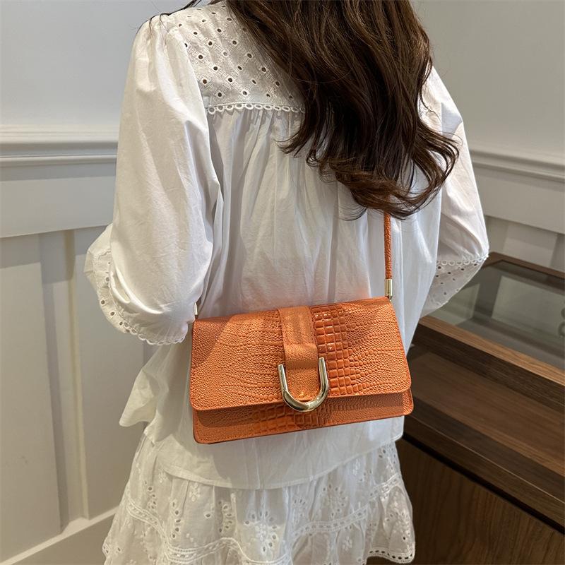New Simple Casual and Fashionable Retro Underarm Crossbody Bag In Summer Light Luxury Fashion Design One-shoulder Square Bag