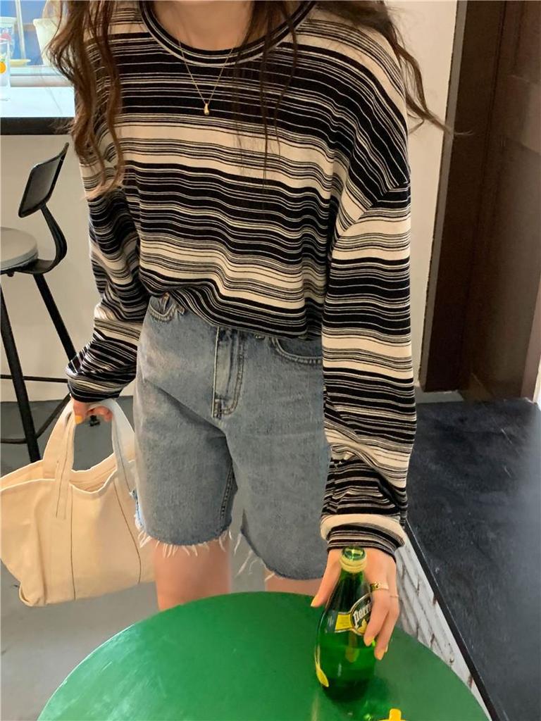 2025 Autumn Women's Striped Long Sleeve College-Style Loose Round Neck T-Shirt