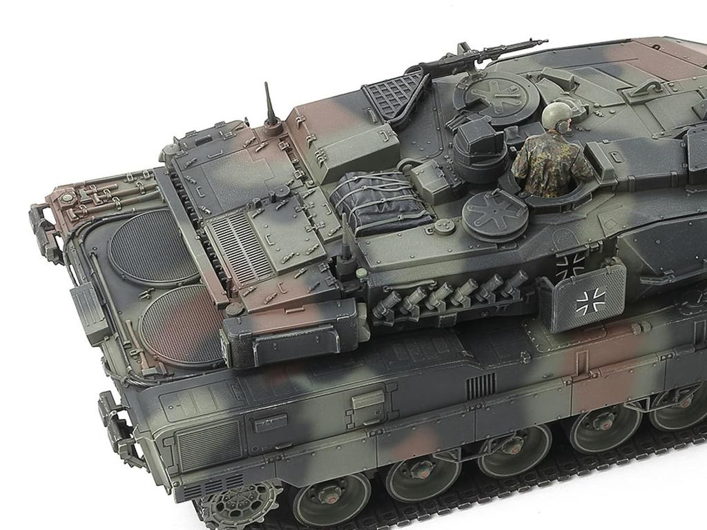 Tamiya Military Miniature Series German Federal Army Main Battle Tank Leopard II A7V Plastic Model 32607 1/48 No. (Tank)