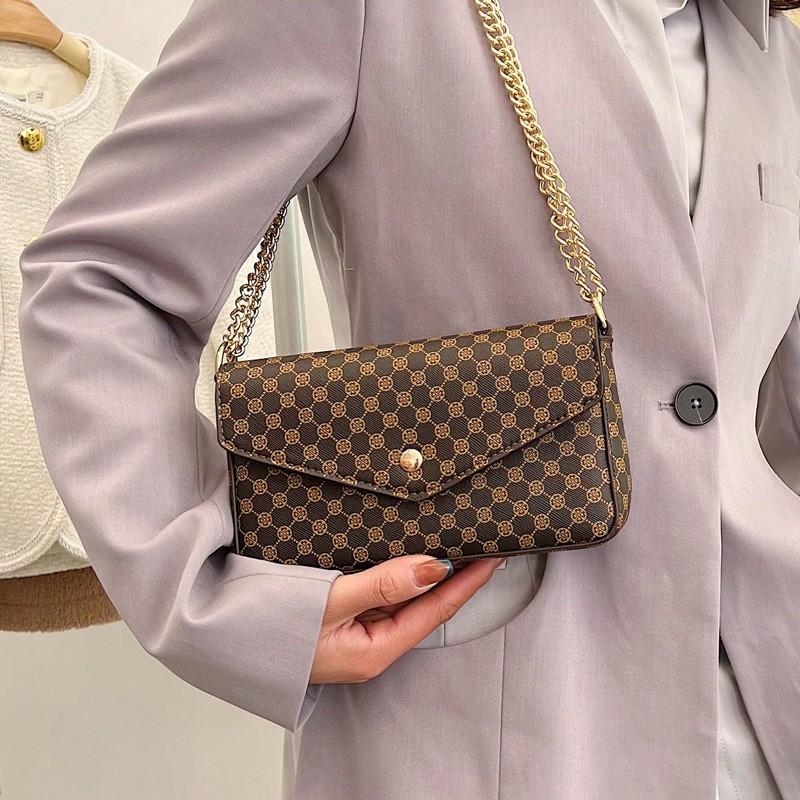 Bag women s 2023 autumn and winter new shoulder bag chain messenger bag retro style printed small square bag foreign trade women s bag 20x12x4CM