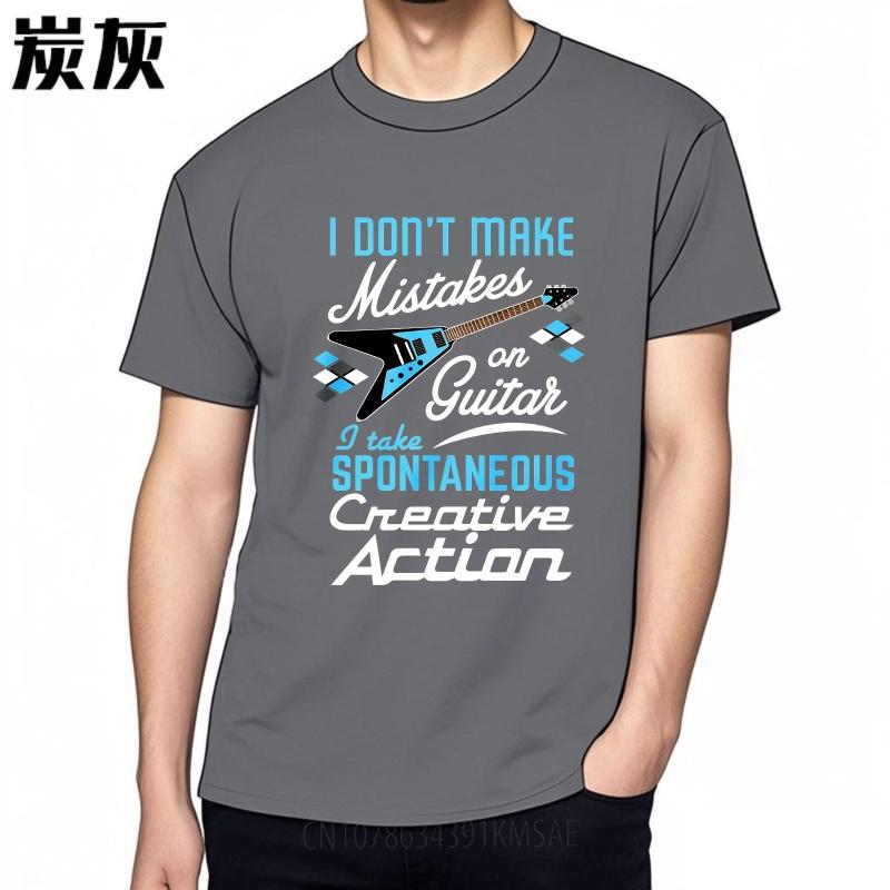 Schwarzes Sommer-T-Shirt für Herren Ich mache keine Fehler auf der Gitarre, ich ergreife spontane kreative Maßnahmen Kurzarm Rock O-Ausschnitt T-Shirts