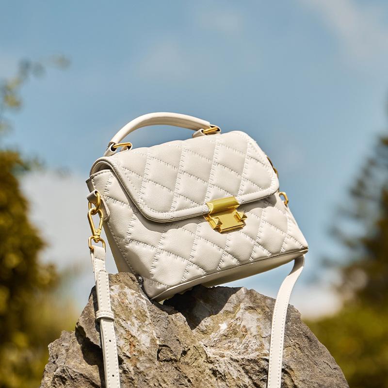 

2025 New Niche Fashion Design Single Shoulder Bag Genuine Leather Quilted Chain Small Square Bag High-Quality Texture Crossbody Bag Upper Length24CM/Lower Le бежевий