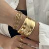 Exquisite Hohl geschnitzte Blumen Manschettenarmbänder für Frauen Edelstahl Breites Geometrisches Offenes Armband Anhänger Schmuck Party Geschenk