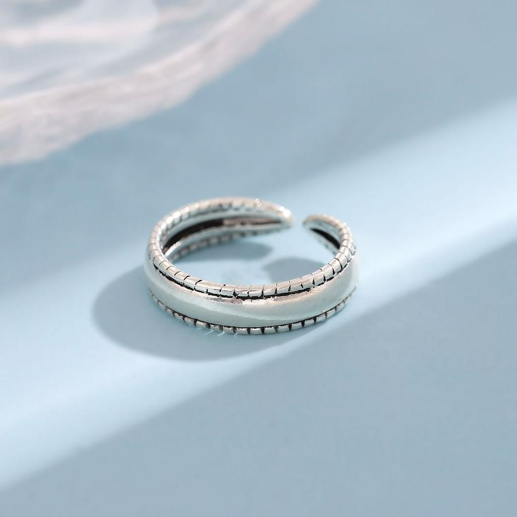 Neue Mode Persönlichkeit Mittelglänzend Retro Damen 925 Sterlingsilber Schmuck Einfache Beidseitig Gedrehte Ringe R146