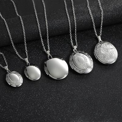 Retro Oval Schlüsselbein Kette Medaillon Halskette mit Graviertem Muster