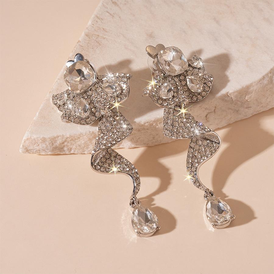 European and American diamond-set metal wind splicing flower earrings light luxury high-end earrings fashionable versatile personalized earrings