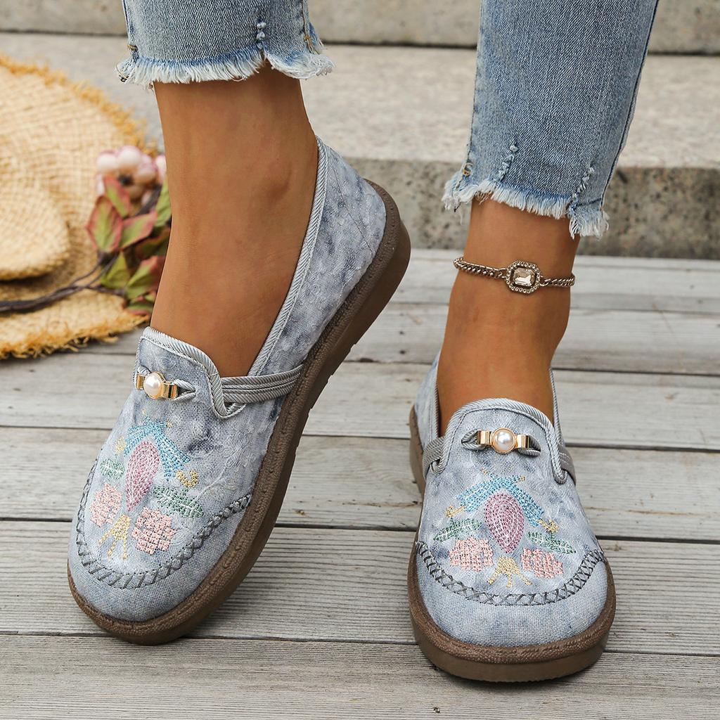 Retro Women's Shoes with Soft Soles, Lightweight and Comfortable, Ideal for Lazy Days.