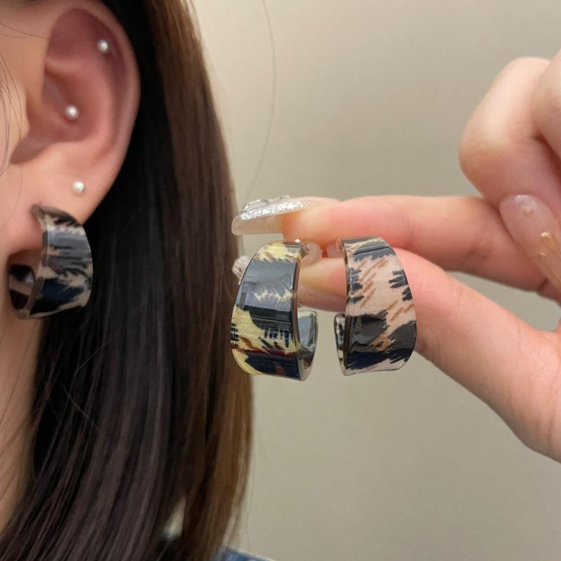Acrylic Leopard Print Stud Earrings for Women Geometry C-shaped Stud Earring Jewelry Gifts