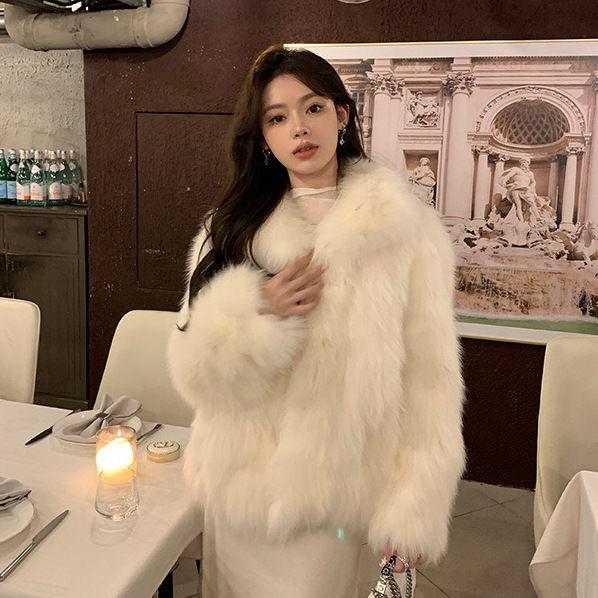 Stylish Mid-Length Winter Overcoat In Luxe Imitation Fox Fur