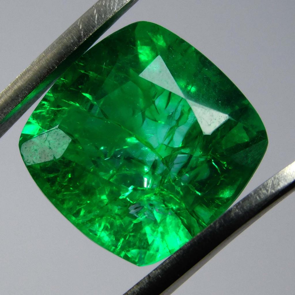 9.70 Ct Natural CERTIFIED Emerald Square Cushion Cut Green Loose Gemstone A-5885
