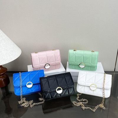 Bolsa mensageiro casual simples pequena quadrada 2025 verão nova tendência de moda bordada linha bolsa pequena bolsa de ombro de corrente feminina