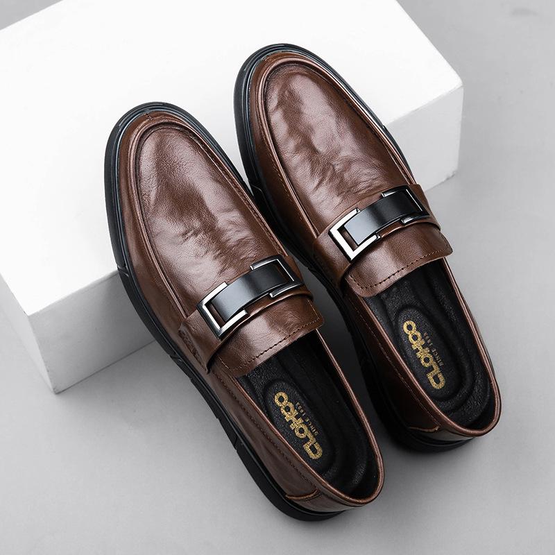 Men's British Style Cowhide Slip-On Leather Shoes: Versatile, Height-Increasing, Trendy for Casual or Wedding Wear.